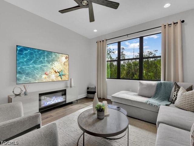 20322 Fair Oak LN, Estero, FL 33928