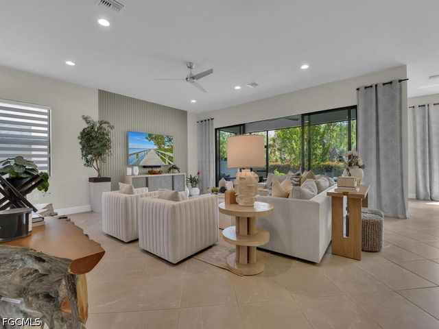 20322 Fair Oak LN, Estero, FL 33928