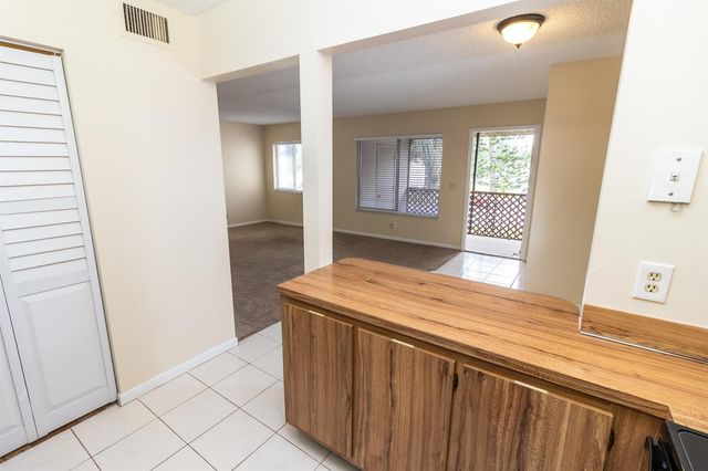 4987 SABLE PINE Circle D2, West Palm Beach, FL 33417