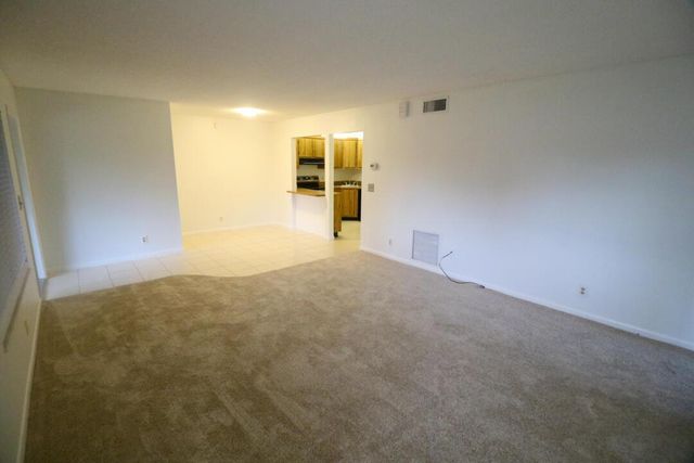 4987 SABLE PINE Circle D2, West Palm Beach, FL 33417