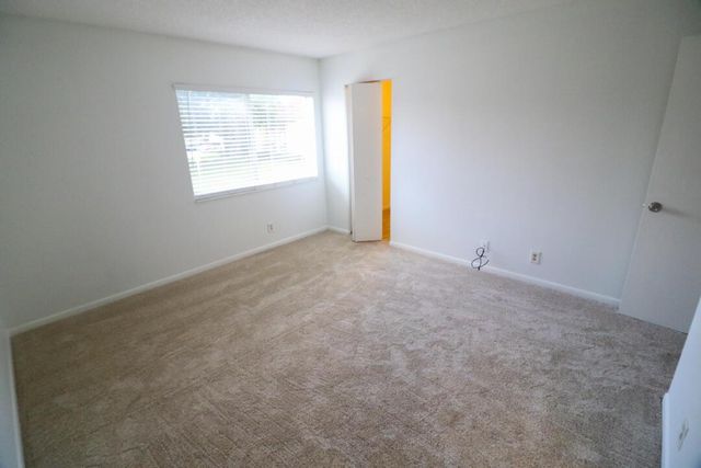 4987 SABLE PINE Circle D2, West Palm Beach, FL 33417