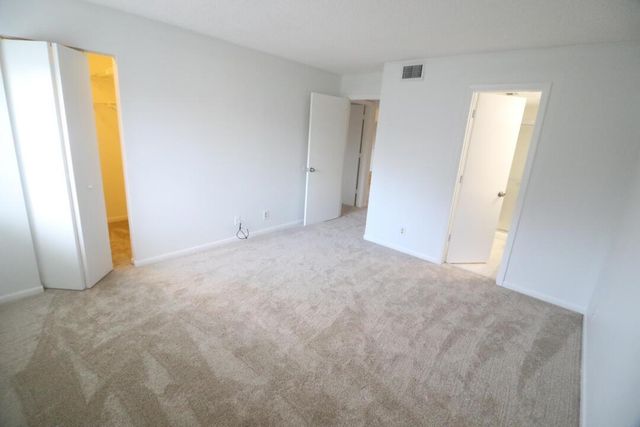 4987 SABLE PINE Circle D2, West Palm Beach, FL 33417