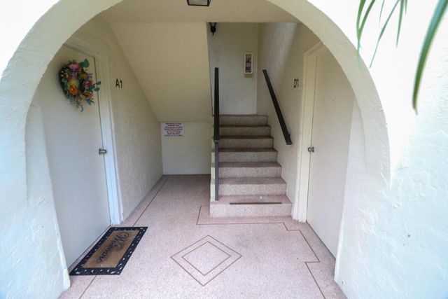 4987 SABLE PINE Circle D2, West Palm Beach, FL 33417