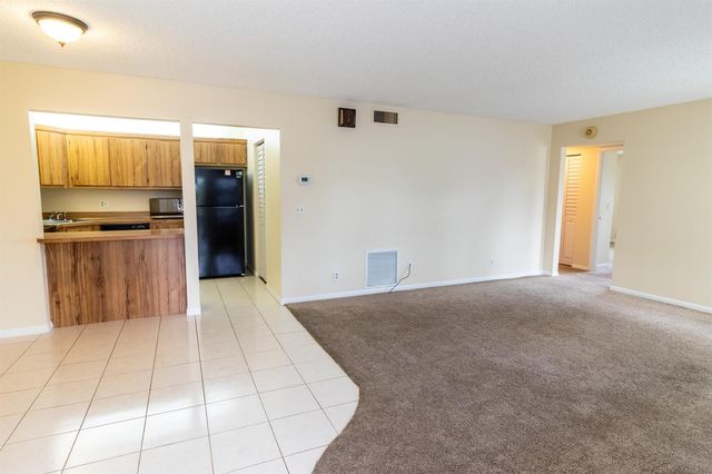 4987 SABLE PINE Circle D2, West Palm Beach, FL 33417