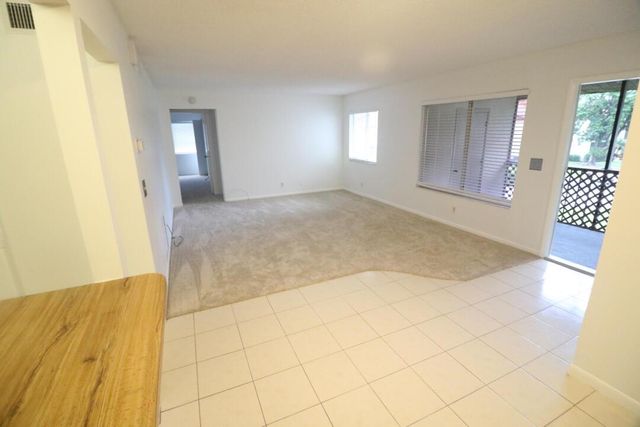 4987 SABLE PINE Circle D2, West Palm Beach, FL 33417