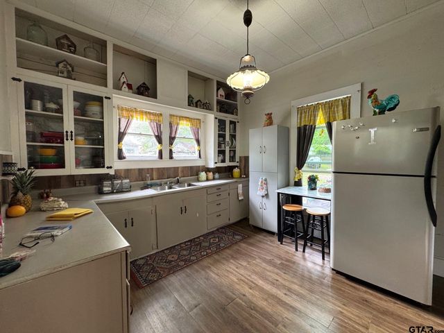 123 E 12th St., Mt Pleasant, TX 75455