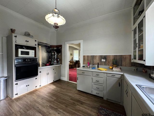 123 E 12th St., Mt Pleasant, TX 75455