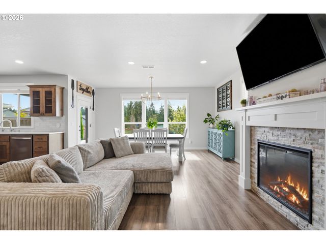 2523 S WHITE SALMON Dr, Ridgefield, WA 98642
