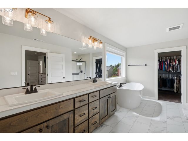 2523 S WHITE SALMON Dr, Ridgefield, WA 98642
