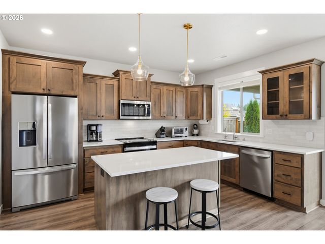 2523 S WHITE SALMON Dr, Ridgefield, WA 98642