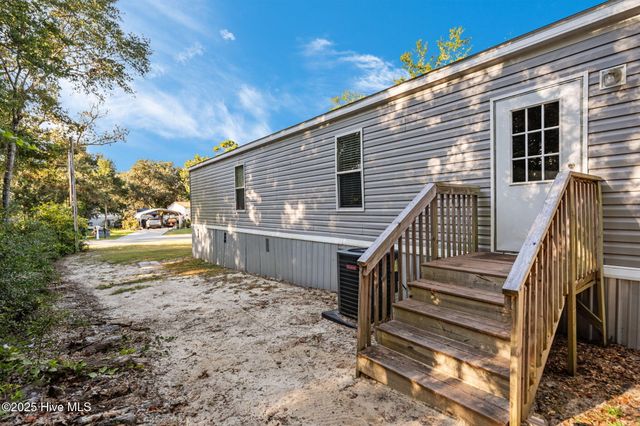 644 Harbor Drive SE, Bolivia, NC 28422