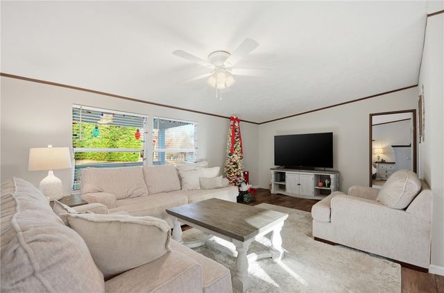 209 City Lake Drive, Pickens, SC 29671