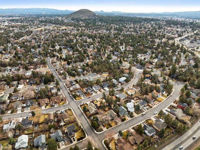 1916 NE Monroe Avenue, Bend, OR 97701