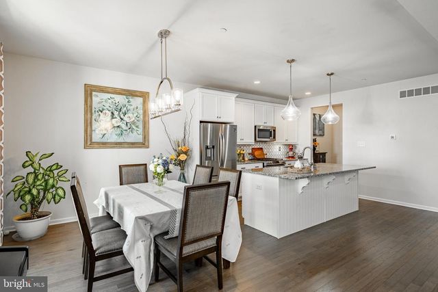 25 N TOMPKINS SQ, Downingtown, PA 19335