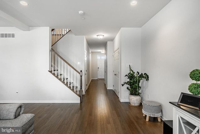 25 N TOMPKINS SQ, Downingtown, PA 19335