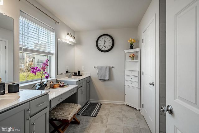 25 N TOMPKINS SQ, Downingtown, PA 19335