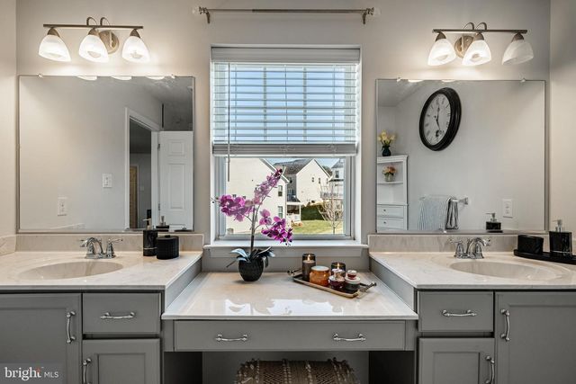 25 N TOMPKINS SQ, Downingtown, PA 19335