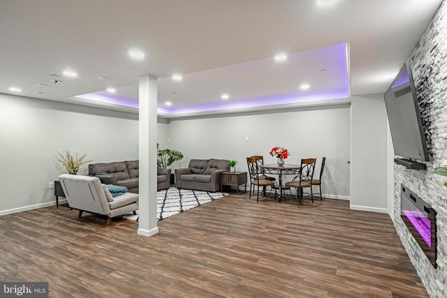 25 N TOMPKINS SQ, Downingtown, PA 19335