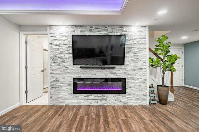 25 N TOMPKINS SQ, Downingtown, PA 19335