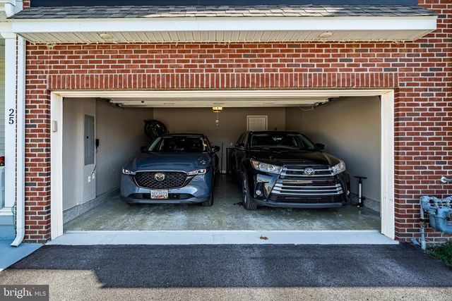 25 N TOMPKINS SQ, Downingtown, PA 19335