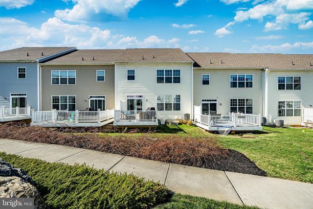 25 N TOMPKINS SQ, Downingtown, PA 19335