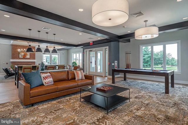 25 N TOMPKINS SQ, Downingtown, PA 19335