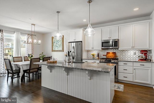 25 N TOMPKINS SQ, Downingtown, PA 19335