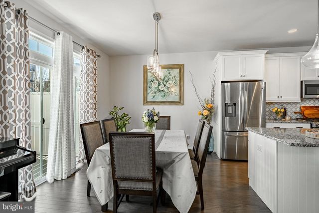 25 N TOMPKINS SQ, Downingtown, PA 19335