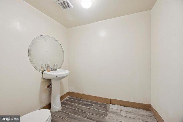 2045 W TORONTO ST, Philadelphia, PA 19132