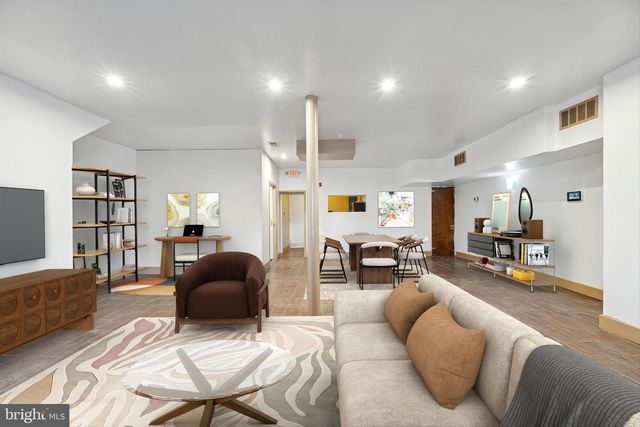 2045 W TORONTO ST, Philadelphia, PA 19132