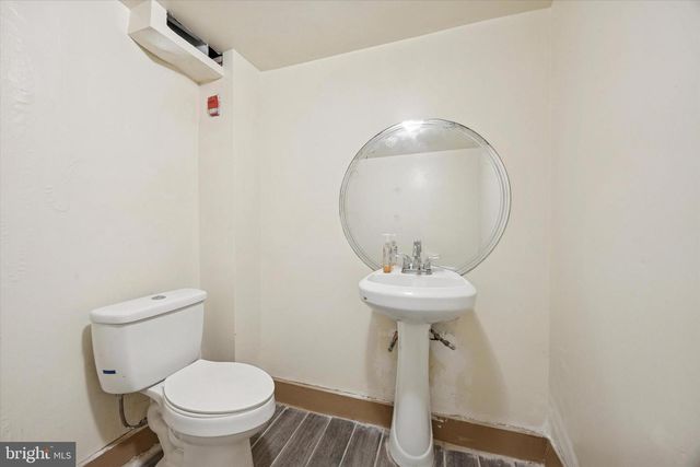 2045 W TORONTO ST, Philadelphia, PA 19132