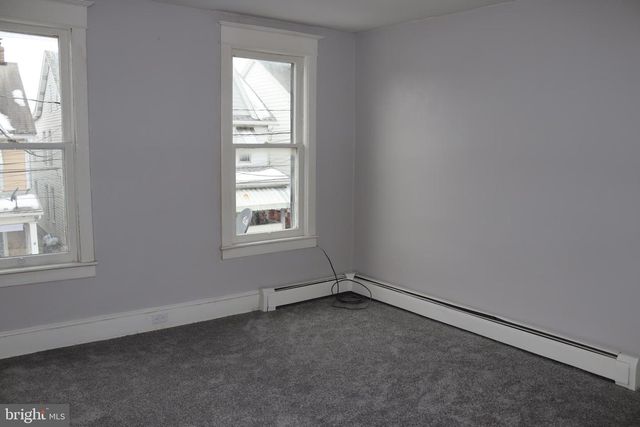 319 N COLUMBIA ST, Tamaqua, PA 18252