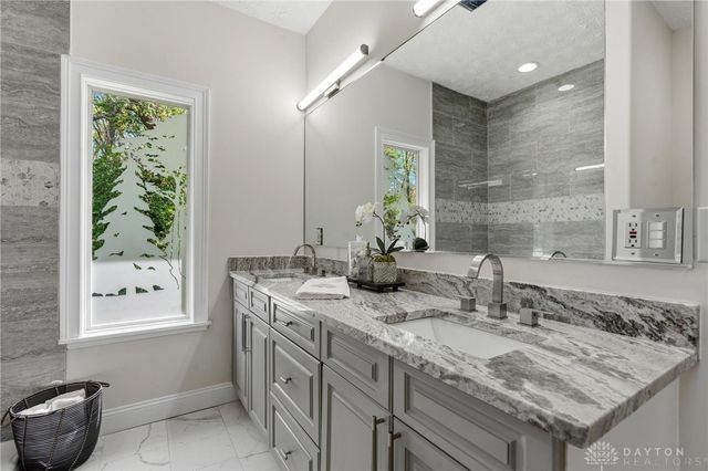 1962 E Spring Valley Pike, Washington Twp, OH 45458
