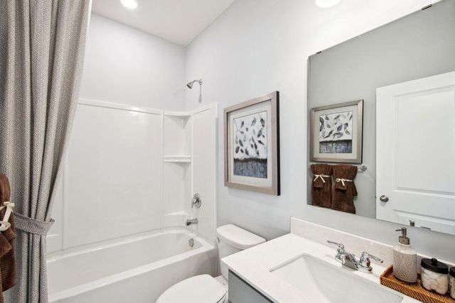 954 Silvercreek Avenue W, Delano, MN 55328