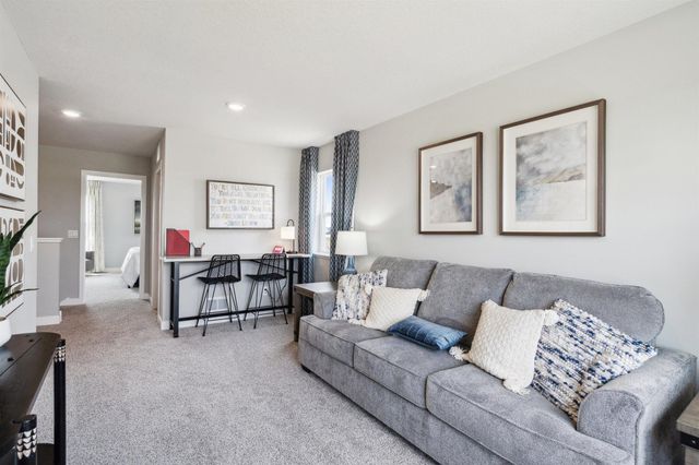 954 Silvercreek Avenue W, Delano, MN 55328