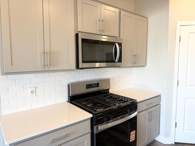 954 Silvercreek Avenue W, Delano, MN 55328