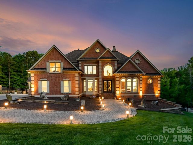 2723 Providence Pine Lane, Charlotte, NC 28270