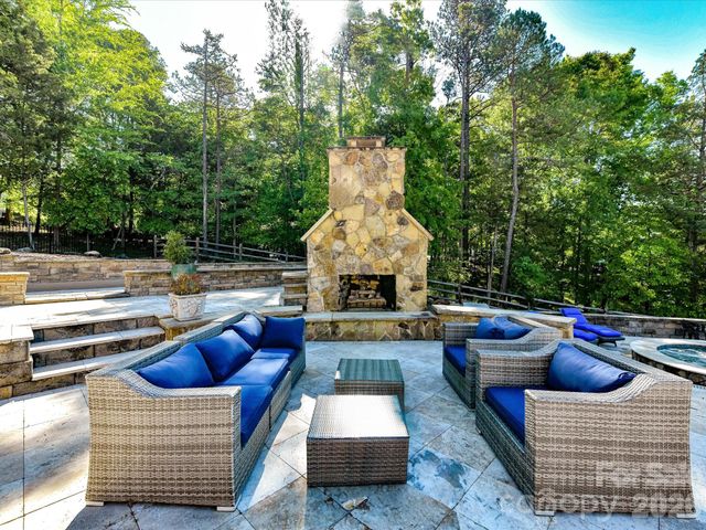 2723 Providence Pine Lane, Charlotte, NC 28270