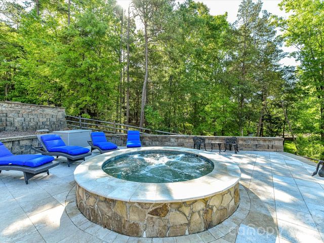 2723 Providence Pine Lane, Charlotte, NC 28270