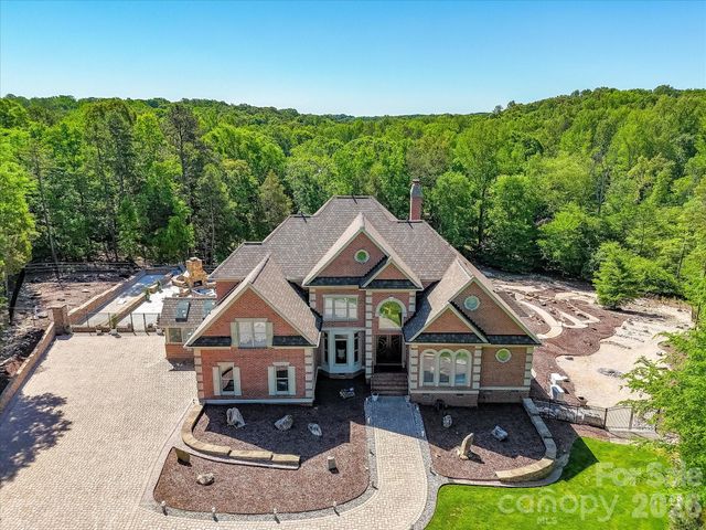 2723 Providence Pine Lane, Charlotte, NC 28270