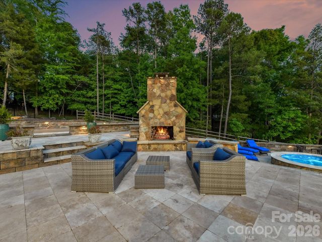 2723 Providence Pine Lane, Charlotte, NC 28270