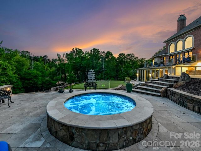 2723 Providence Pine Lane, Charlotte, NC 28270