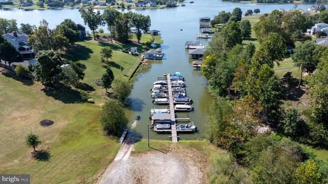 5815 SPRINGFIELD FARM LN, Mineral, VA 23117