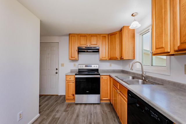 3119-3121 10th Avenue N, Fargo, ND 58102