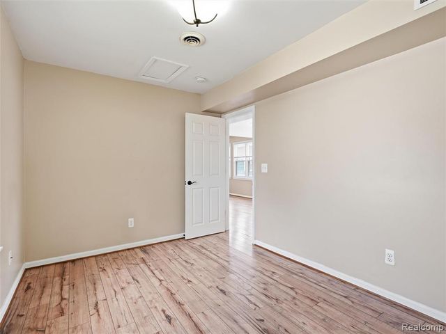 23091 Berdeno Avenue, Hazel Park, MI 48030