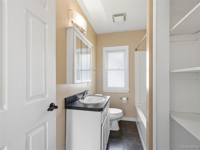 23091 Berdeno Avenue, Hazel Park, MI 48030