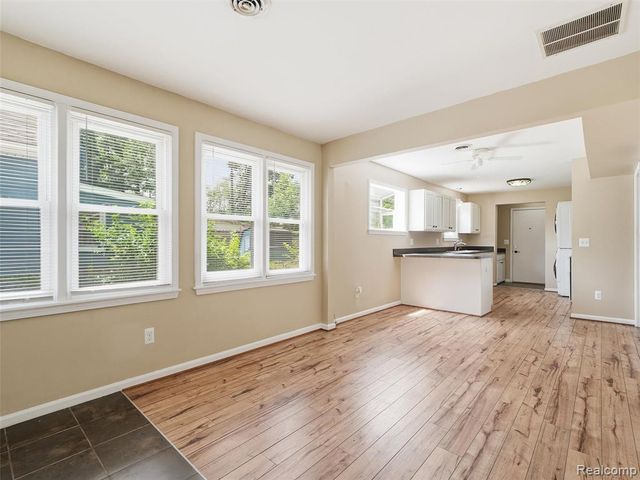 23091 Berdeno Avenue, Hazel Park, MI 48030