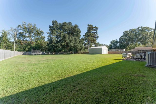 5824 FENNWOOD DR, Zachary, LA 70791