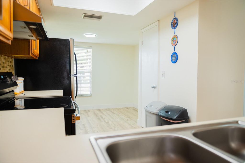 Image 17 of property listing at 4019 MEANDERING COURT, Orlando, FL 32822