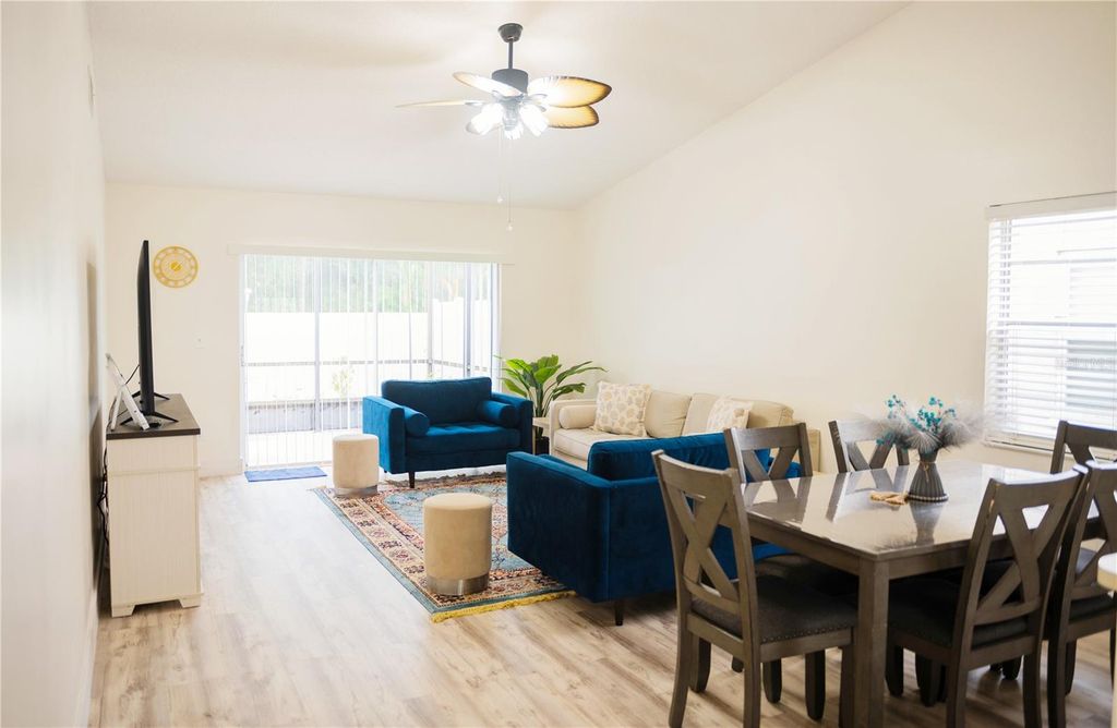 Image 4 of property listing at 4019 MEANDERING COURT, Orlando, FL 32822